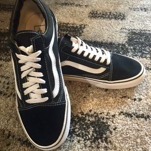 Vans Old Skool Suede Sneaker - M9 W10.5